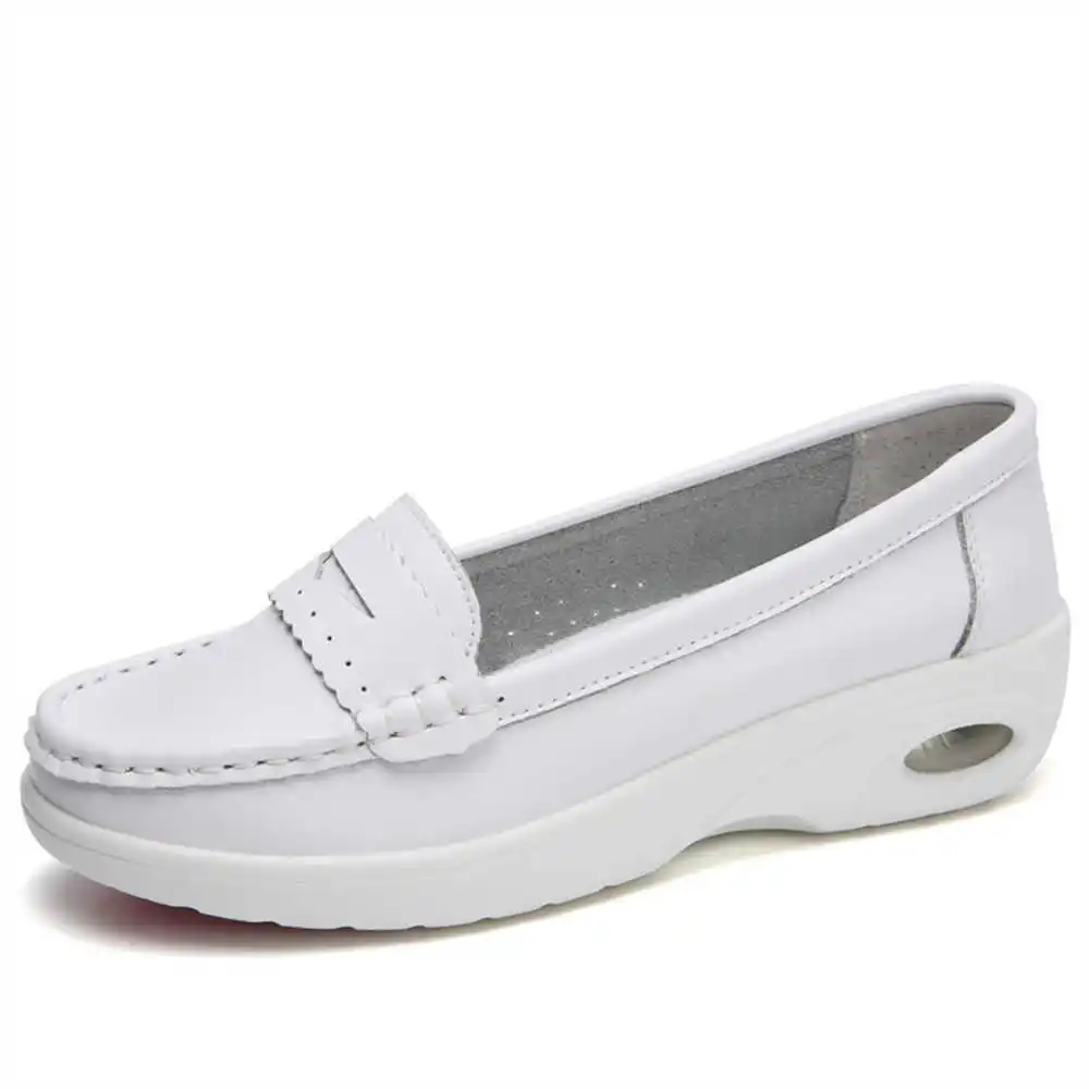 Thick Sole Slipon White Traine - Men'S Best Sneakers For Formal Wear recension och pris
