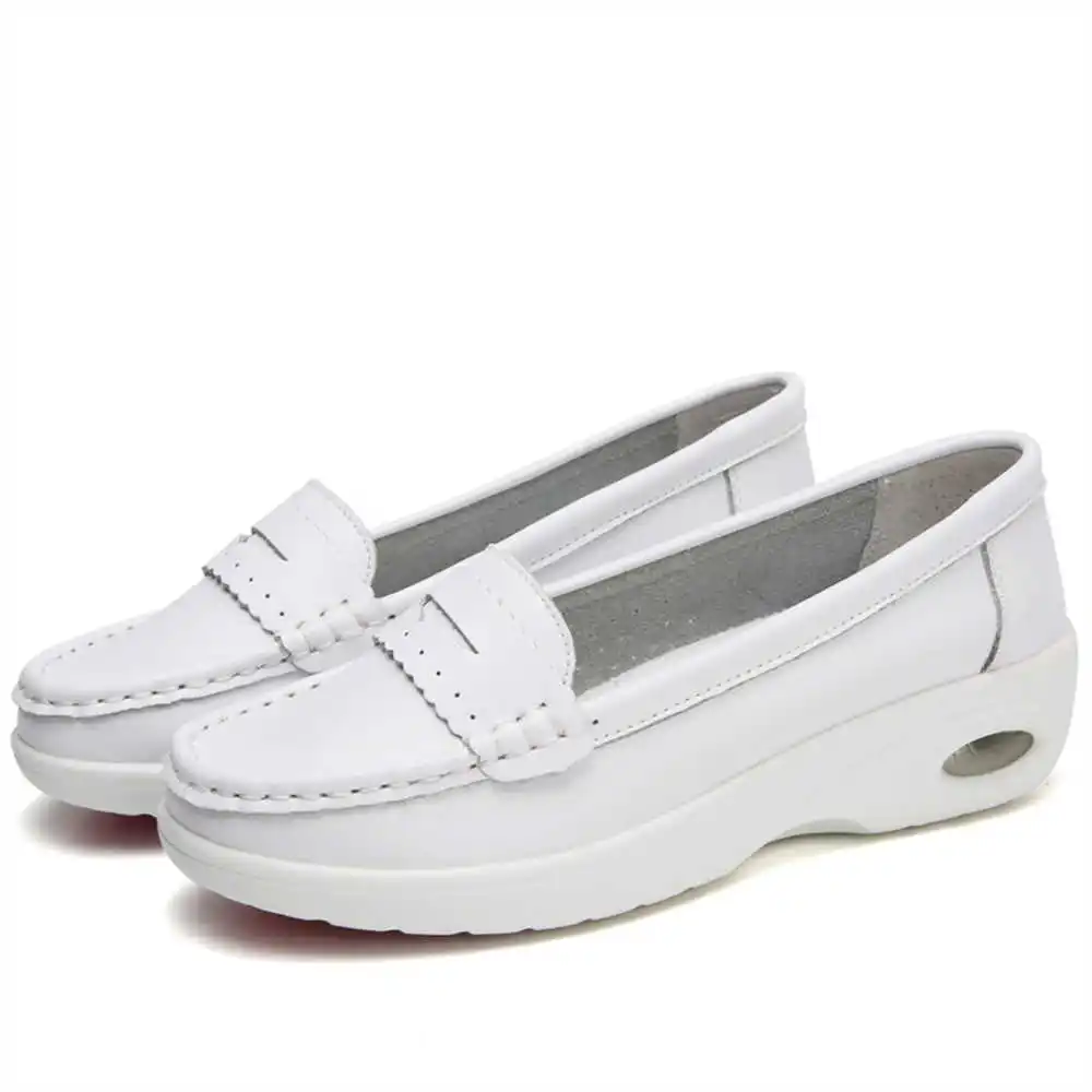 Thick Sole Slipon White Traine - Men'S Best Sneakers For Formal Wear recension och pris